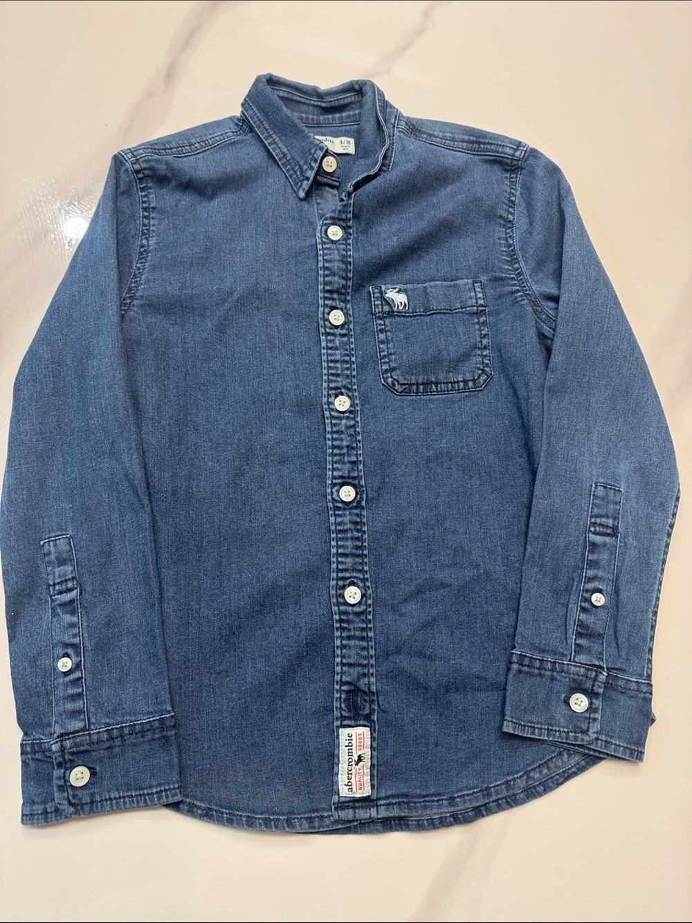 Abercrombie & Fitch Kids Boys Denim Button-Front Shirt, like new, Sz 9-10
